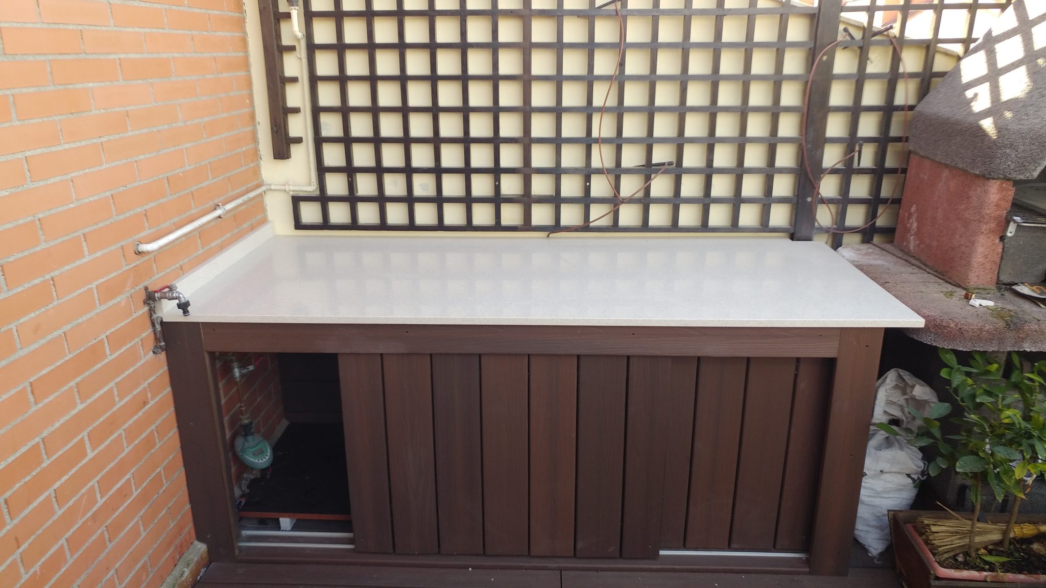 Armarios para exterior La Patioteca / Reformas de jardines y terrazas