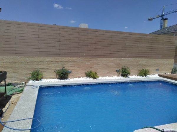 vallas de composite - La Patioteca / Reformas de jardines y terrazas en